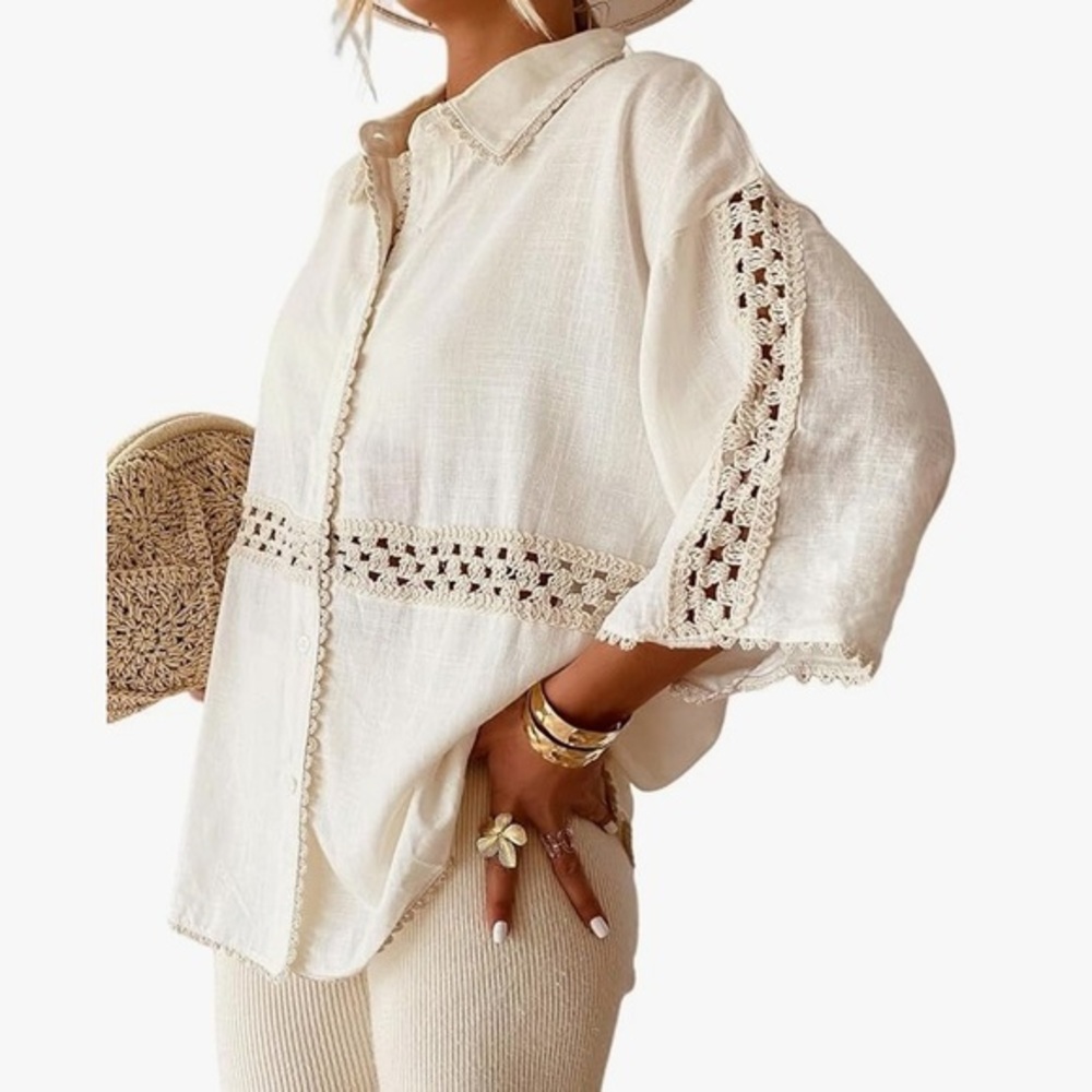 Chic Off White Blouse with Delicate Lace Trim